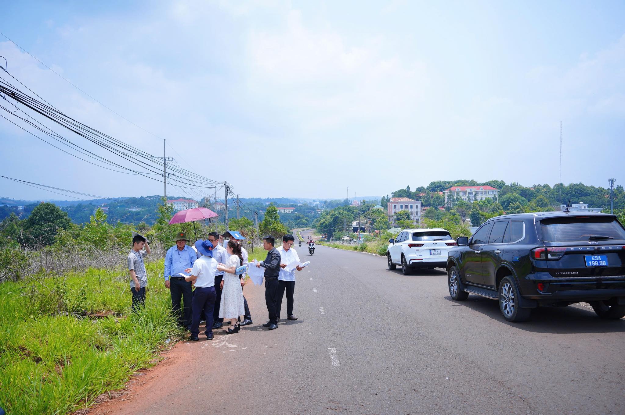 THƯỜNG TRỰC HĐND TỈNH LÂM ĐỒNG KHẢO SÁT CÁC DỰ ÁN CHẬM TRIỂN KHAI TẠI PHƯỜNG NAM GIA NGHĨA