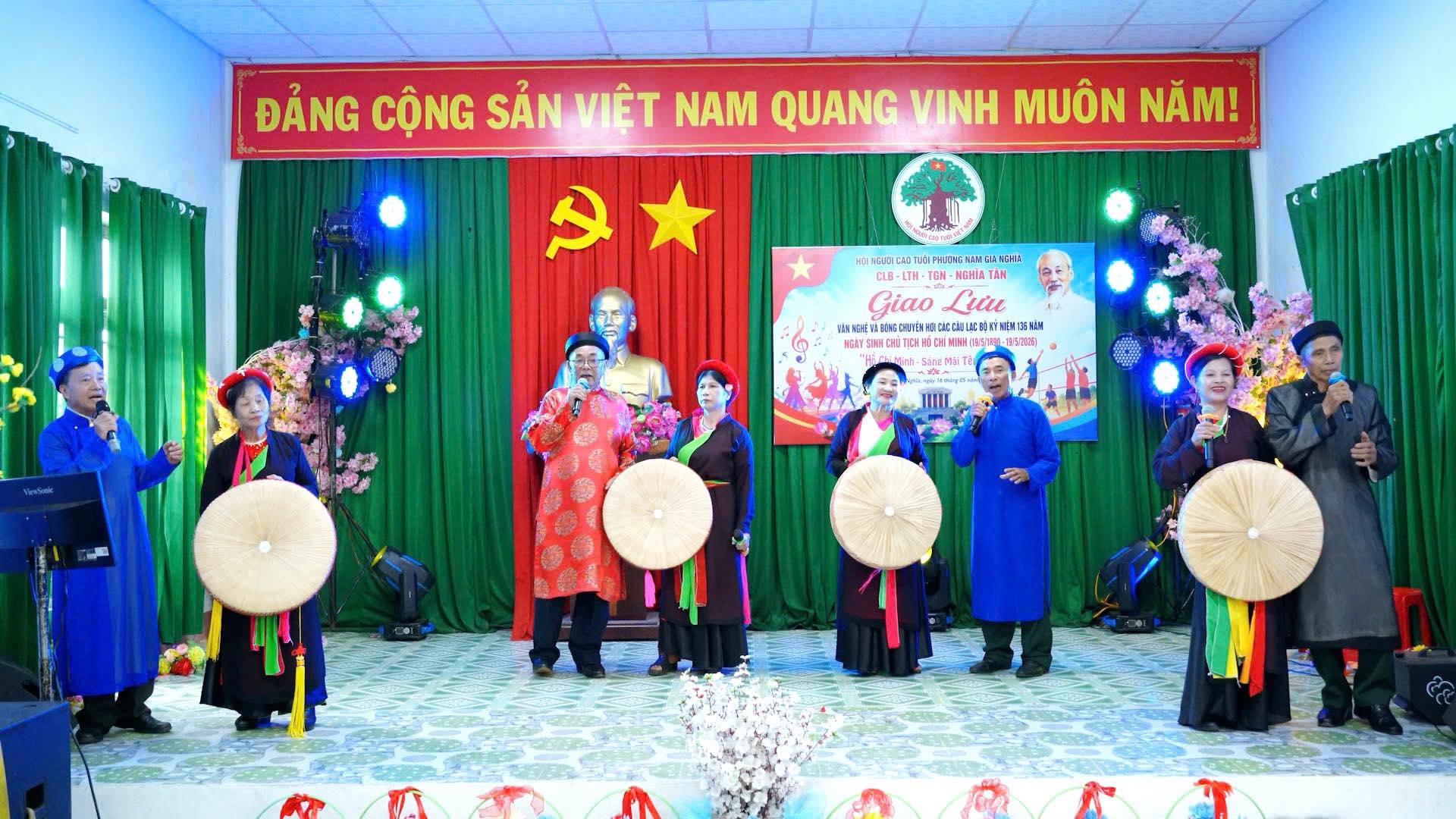 GIAO LƯU VĂN NGHỆ CHÀO MỪNG KỶ NIỆM 136 NĂM NGÀY SINH CHỦ TỊCH HỒ CHÍ MINH