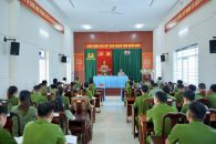 ĐẠI TÁ ĐẬU XUÂN BẢO, PHÓ GIÁM ĐỐC CÔNG AN TỈNH LÂM ĐỒNG LÀM VIỆC VỚI LỰC LƯỢNG CÔNG AN PHƯỜNG NAM GIA NGHĨA