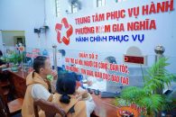 PHƯỜNG NAM GIA NGHĨA: NÂNG CAO HIỆU QUẢ GIẢI QUYẾT THỦ TỤC HÀNH CHÍNH, DUY TRÌ TỐT CHỈ SỐ ĐÁNH GIÁ DỊCH VỤ CÔNG